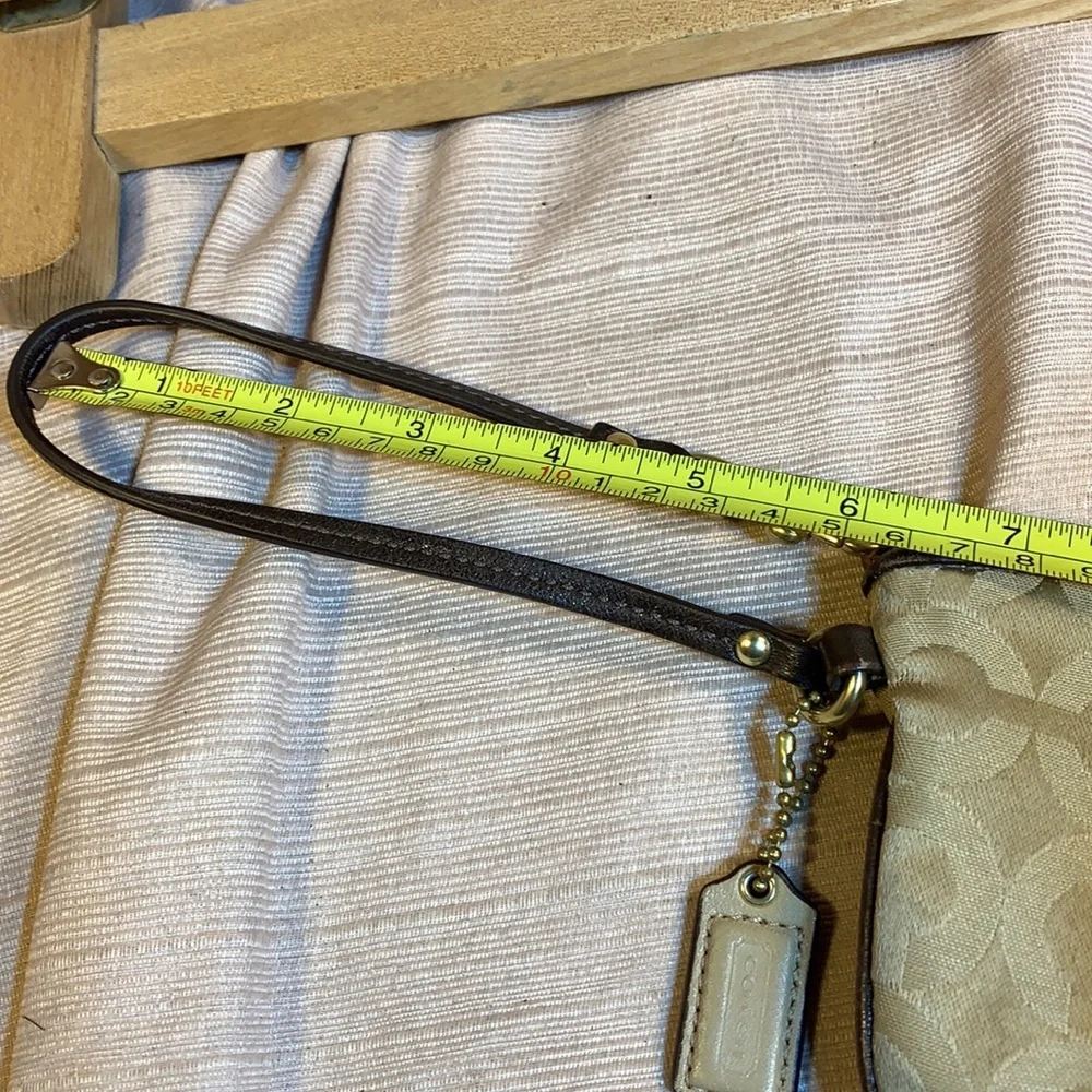 Coach preloved great